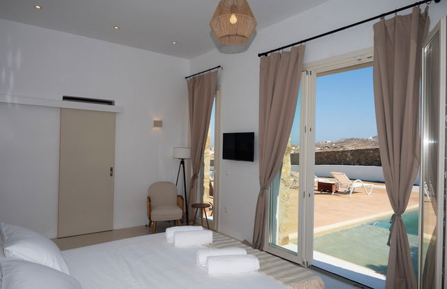 Adyton Luxury Suites & Pools Mykonos - Photo 4