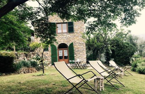 Panoramic Rural House With Garden - Photo 17