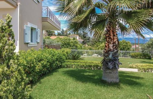 Two-Bedroom Holiday Home In Livanates - Foto 13