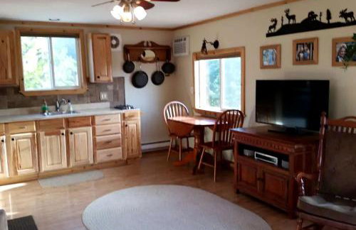 Rustic Mountain Retreat Perfect for Large Groups in Kingston, Idaho - Foto 10