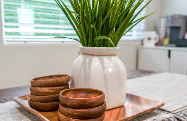 Spacious Disneyland Retreat for 12 wGame Room, Pool Table, King Bed & EV-Friendly - Foto 42