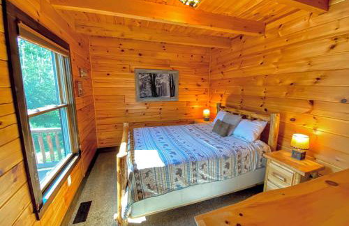 BC Log cabin with private beach river fire pit AC wifi onsite trails ski slope views - Foto 71