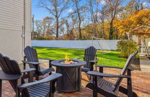 Walk to the Beach - Modern Home with FirePit and Bikes - Foto 4