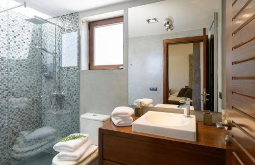 Luxury and Harmony House - Photo 29