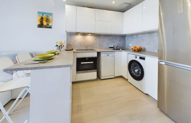 Apartment With Parking Gdynia by Renters - Photo 10