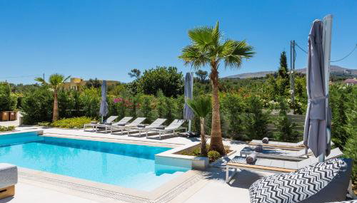 Vasilios Villa, with Pool, Gym & Close to Beach, By ThinkVilla - Foto 2