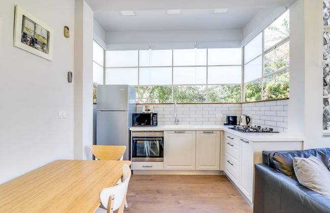 Carmel Boutique - Photo 9