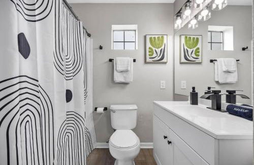 Courts & Pool - Sleeps 12 - Family Oasis - Photo 16