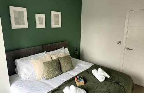 Luxury Oaks Suite, Free private parking, 2 Bed 2 Bathroom Apartment, Central Solihull - Foto 1