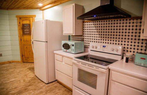 Southern Comfort Retreat with a private hot tub - Foto 14