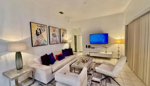 Grand Luxury 4BR Pool Home Near Disney Parks - Foto 3