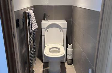 Modern Newly Renovated 3 Story House in Ebbw Vale - Foto 8