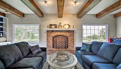 Remodeled Historic Farmhouse about 20 Mi to KC! - Photo 4