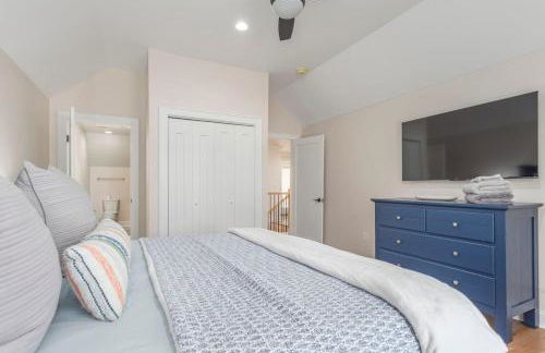 Brand New Modern House - Walk to Main Street - Foto 3