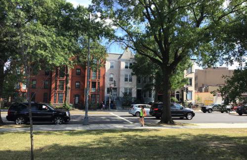 Convention Center/Logan Circle Large Cozy House. - Foto 5