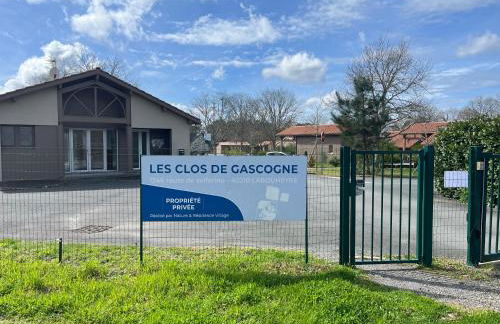 CHALET 10 chaleureux tout confort dans domaine avec Piscine au cœur des Landes bord de Lac avec plage aménagée - Foto 23