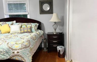 Beautiful 3 - 4 Bedroom Home Fully Furnished Including Utilities Close to I95 & Train - Foto 12