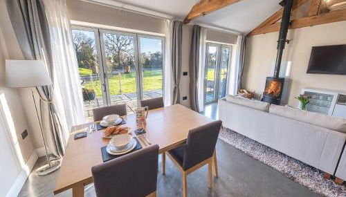 Lodge Barn Annexe - Photo 2, Garden view