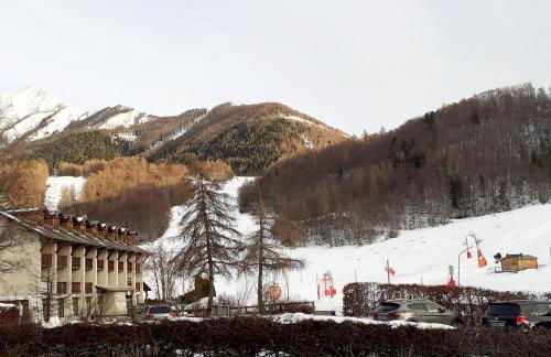 STUDIO 4 PERSONNES PIED DES PISTES AU RDC AVEC TERRASSE - Photo 1