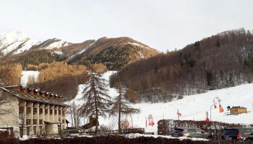 STUDIO 4 PERSONNES PIED DES PISTES AU RDC AVEC TERRASSE - Foto 1
