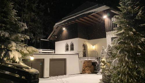 Schwarzwald-Villa mit Indoor-Pool - Foto 2
