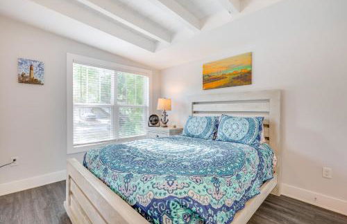 Modern Oak Island Escape 1 Mile to Long Beach! - Foto 16