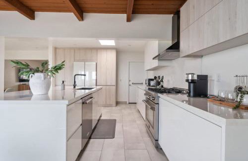 NEW Cozy Modern Home with Hot Tub and Ocean Views - Foto 16