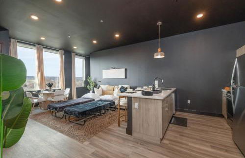 Cozy 1 King BR, Gym, Free Parking, 8mins Train - Foto 31