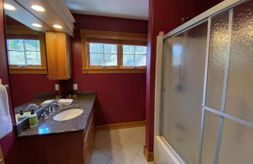 P5 Ski-in Ski-out rare find Presidential View single family with garage pool table ping pong - Foto 36