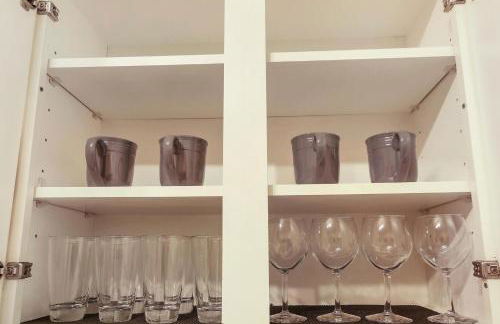 2 Bed Near OHare - Free Garage Parking - Quiet Stay - Foto 9