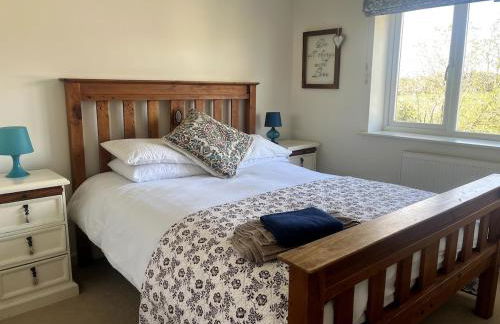 New Forest home - 4-beds and garden - 10 mins from Beach - Photo 22