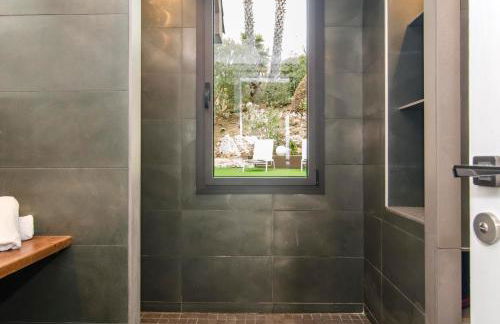 Sitges Spaces Sea View Villa- 6 Bedrooms, 5 bathrooms, 2 private pools, Near center - Foto 7