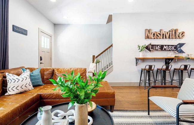 Waverly by Avantstay Nashville-inspired Townhome w/ Luxury Kitchen, Pool Table - Foto 14