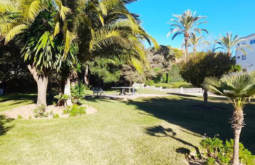 Apartment with pool near the beach - Photo 19