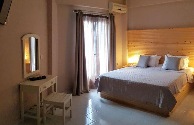 Anemos Hotel - Photo 4