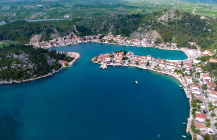 Apartment Antun - Adriatic coast retreat - Photo 12