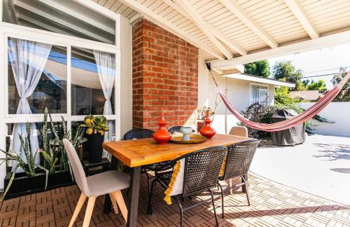 SoCal Retreat with Pool and Spacious Backyard - Foto 44