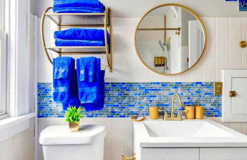 The Sapphire Haven - Your Old Brooklyn Oasis Awaits Families, Couples, Business Travelers Near Downtown With Parking, 300 MB WiFi & Self Check-In - Foto 37