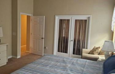 Home away from Home - Photo 11