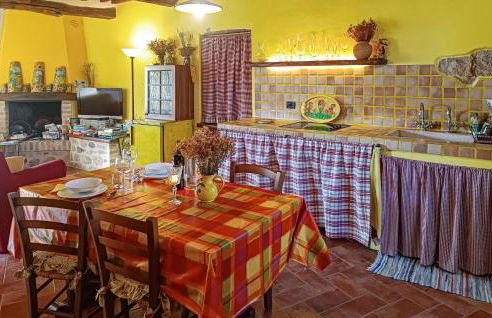 Awesome Apartment In Monticiano - Foto 6