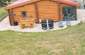 The Barn & The Log Cabin, Sleeps 12, 2 Hot Tubs, Near Durham & Bishop Auckland - Foto 7