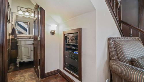 Ozark Mountain Retreat- Movie Theatre Dance Floor - Foto 5