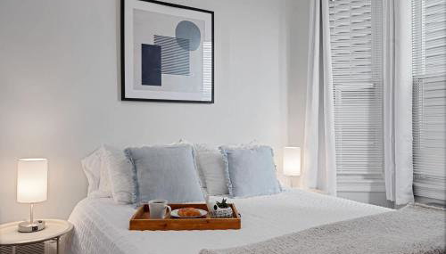 Jennifer's Stylish Apt Private Deck Backyard Oasis - Foto 4