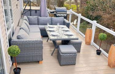 Jasmine Corner - entertainment passes included - message for longer stays - Foto 1