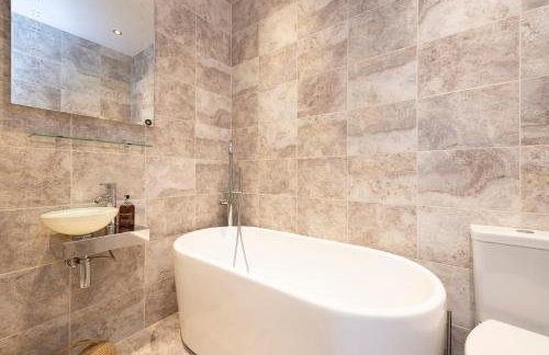JOIVY Charming 2-Bed Flat Near Edinburgh Castle - Foto 10
