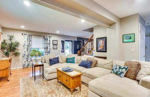 Spacious Family Home with Deck and Yard in Littleton! - Foto 5