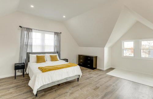 Walk to River, Parks and Dining Family Home with Yard - Foto 21