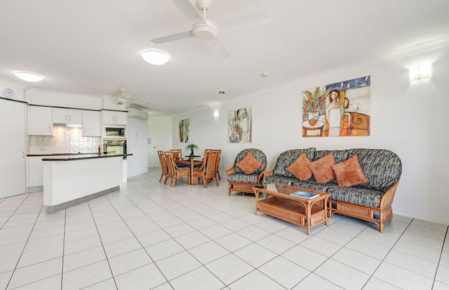 Beachfront Apartments on Trinity Beach - Photo 13