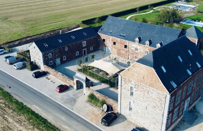 Splendid Castle in Perwez-haillot With Sun-loungers - Photo 30