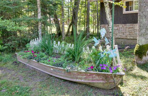 Lakefront Deer River Apt with Dock, Fire Pit and Patio - Foto 27